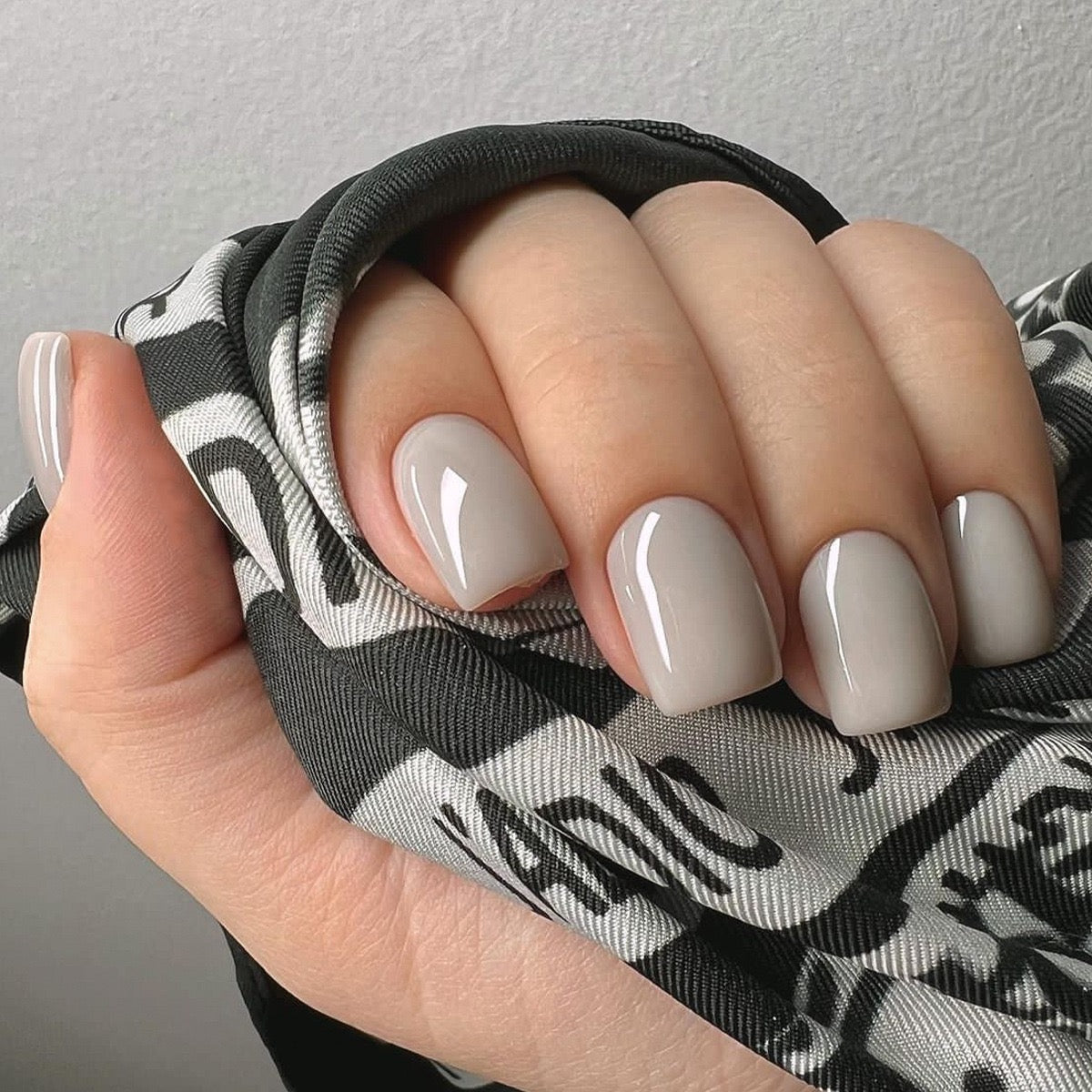 Pure Color Wearable Nail - Elegant and Simple Monochrome Design for Stylish Nails